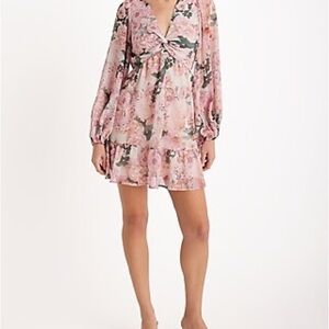 EXPRESS FLORAL RUFFLE TIE V-NECK LONG SLEEVE ROMPER sz large—perfect for spring!